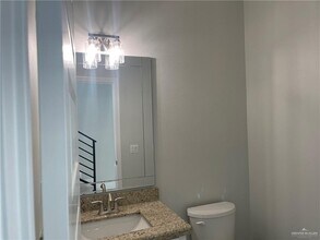5605 N Crown Point in Pharr, TX - Building Photo - Building Photo