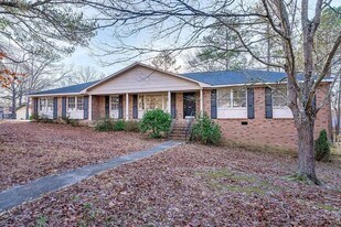 318 Netherland Dr in Irmo, SC - Building Photo