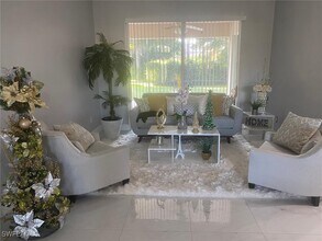 9561 Blue Stone Cir in Ft. Myers, FL - Building Photo - Building Photo