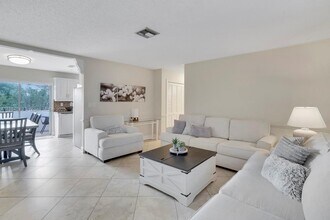 222 SW 1st St in Pompano Beach, FL - Building Photo - Building Photo