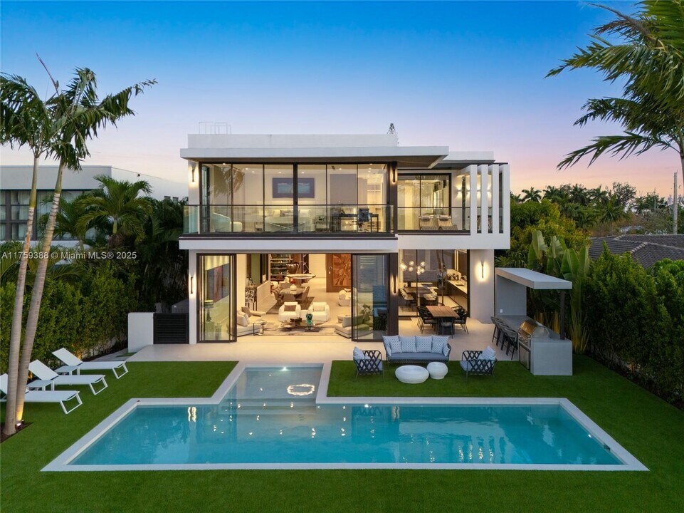 315 N Shore Dr in Miami Beach, FL - Building Photo