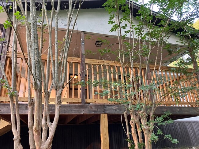 property at 2831 Oak Hill Cir