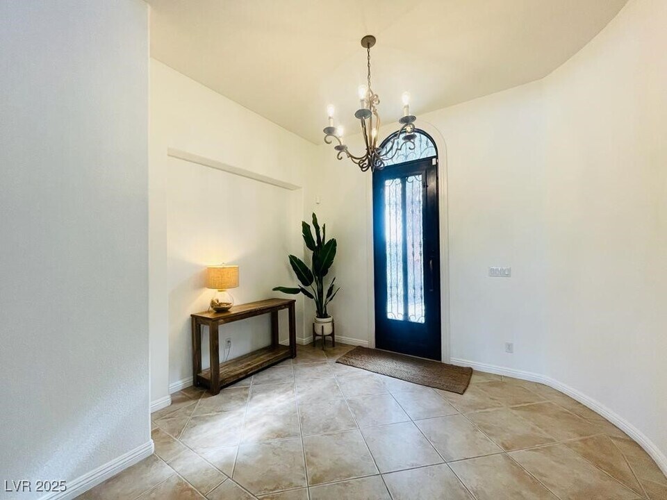 2737 Botticelli Dr in Henderson, NV - Building Photo