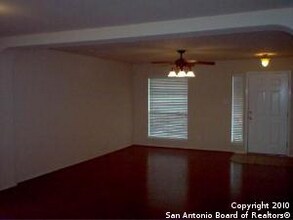 9022 Granberry Pass in Universal City, TX - Building Photo - Building Photo