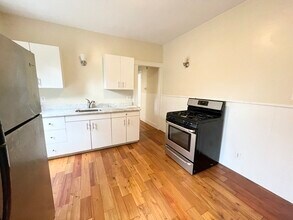 26 Taft St, Unit 2 in Boston, MA - Building Photo - Building Photo