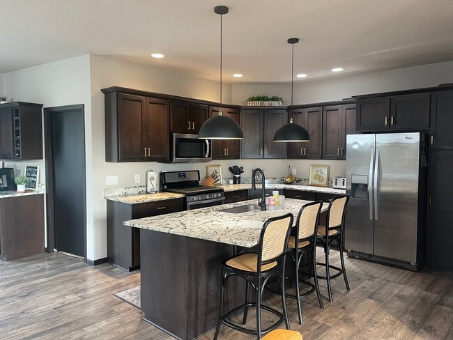 5370 Little Bluestem Dr in McFarland, WI - Building Photo - Building Photo
