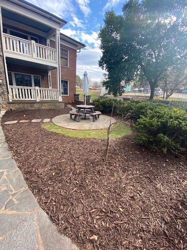 685 Penn Ave NE in Atlanta, GA - Building Photo - Building Photo