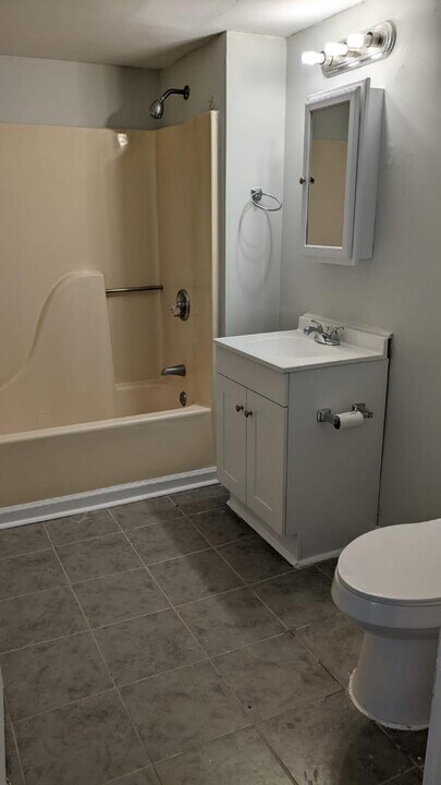 1508 Oakshire Ct in Winston-Salem, NC - Building Photo