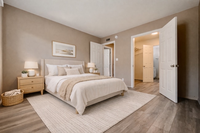 7732 Cypress Dr, Unit B in Huntington Beach, CA - Building Photo - Building Photo