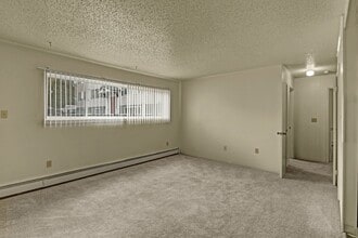 Montclair in Anchorage, AK - Building Photo - Building Photo