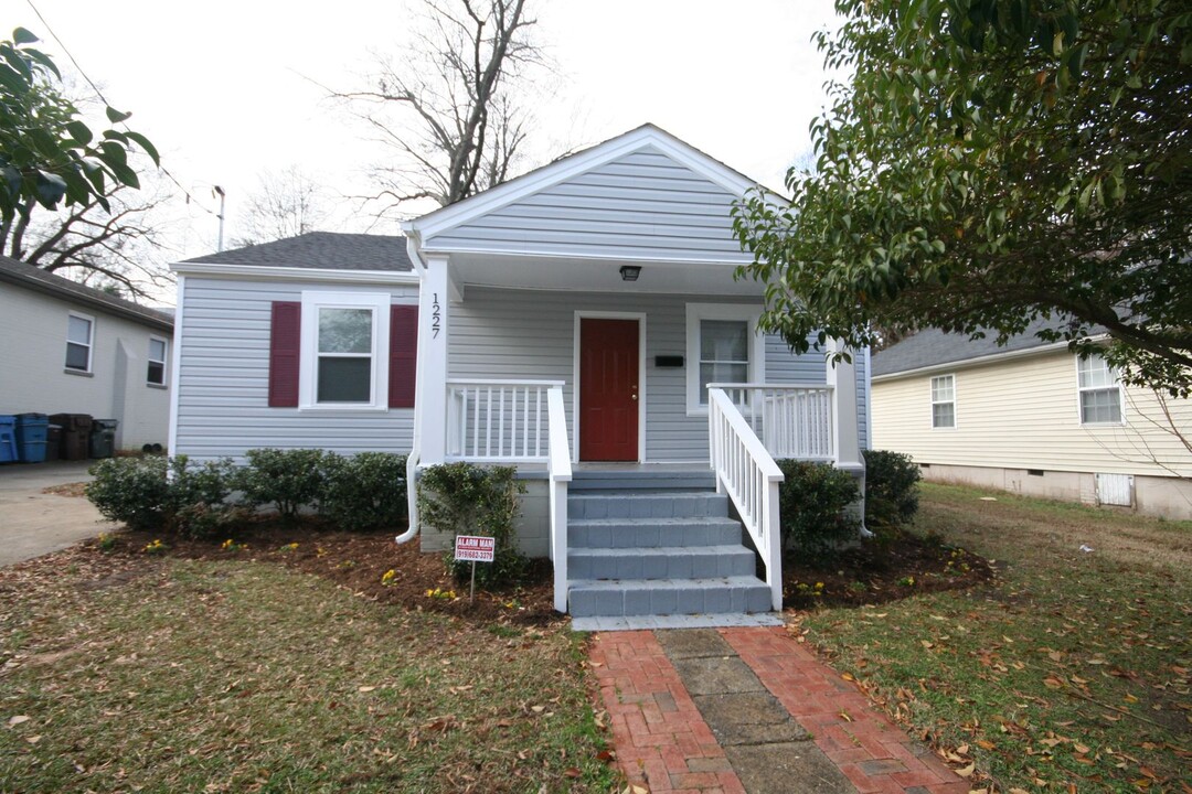 1227 Berkeley St in Durham, NC - Foto de edificio