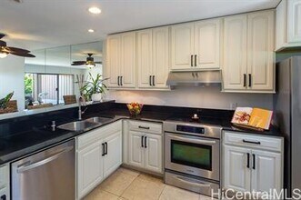 348 Kaelepulu Dr in Kailua, HI - Building Photo - Building Photo