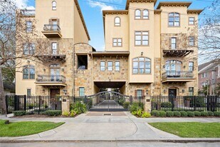 328 Bomar St in Houston, TX - Building Photo