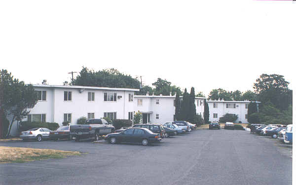 Rasmussen Village Apartments in Portland, OR - Building Photo