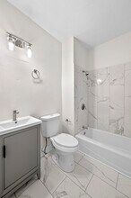 307 Medford St, Unit #2 in Somerville, MA - Foto de edificio - Building Photo