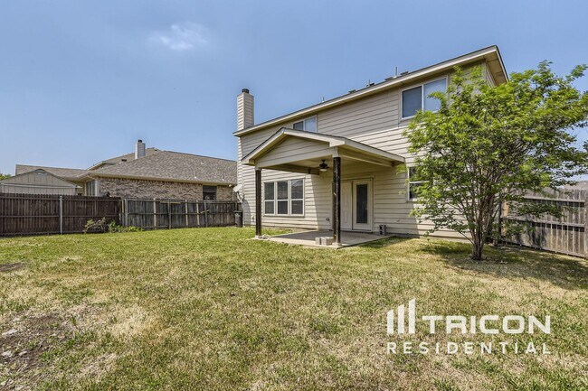 421 Emerald Creek Dr in Fort Worth, TX - Building Photo - Building Photo