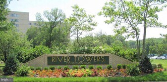 6621 Wakefield Dr in Alexandria, VA - Building Photo