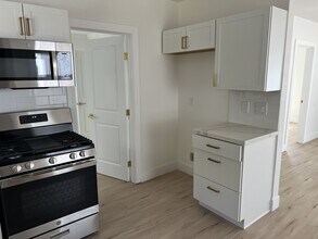4541 V St in Sacramento, CA - Building Photo - Building Photo