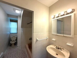 441 Broadway, Unit 2 in Somerville, MA - Building Photo - Building Photo