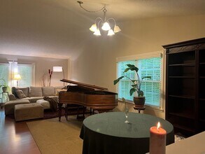 2718 Cottage Cir in Raleigh, NC - Building Photo - Building Photo