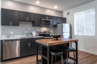 Urbana on 12th in Phoenix, AZ - Building Photo