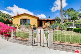 3757 Lorado Way in Los Angeles, CA - Building Photo - Building Photo