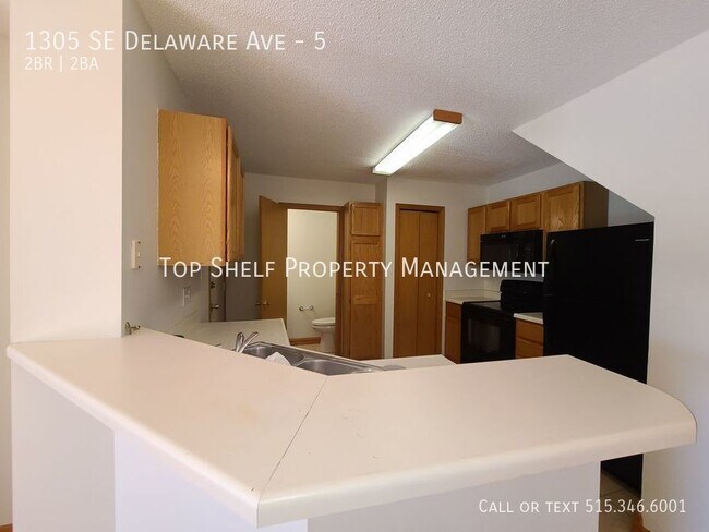 1305 SE Delaware Ave photo'