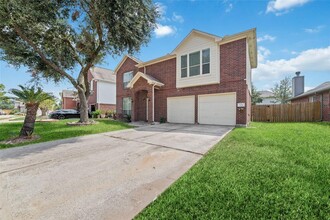 5339 Golden Stream Dr in Houston, TX - Building Photo - Building Photo