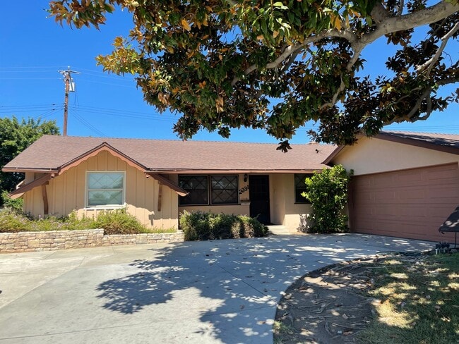 2231 Nutwood Ave in Fullerton, CA - Building Photo - Building Photo