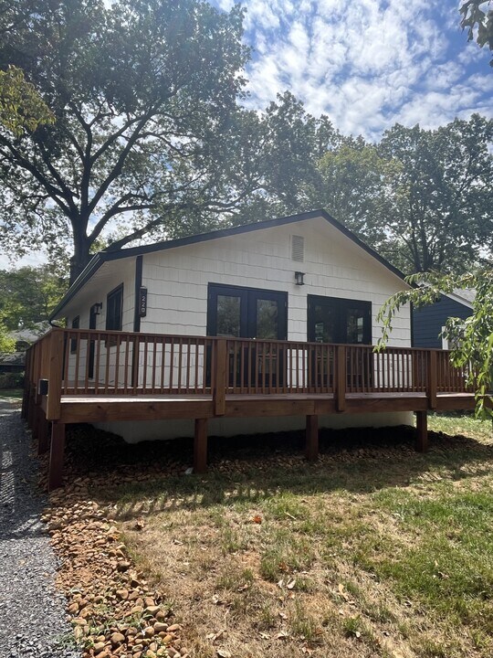 220 Eveningside Dr in Chattanooga, TN - Building Photo