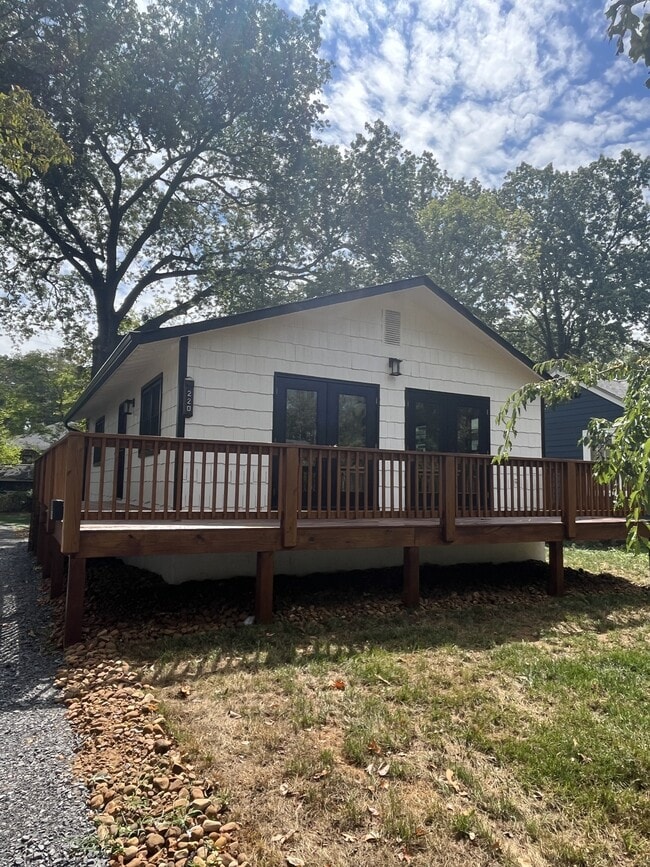 property at 220 Eveningside Dr