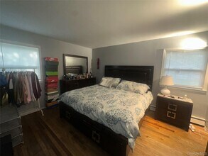 90 Coles St in Glen Cove, NY - Building Photo - Building Photo