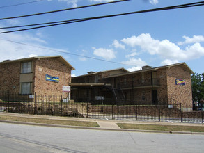 Cityview Apartments in Fort Worth, TX - Foto de edificio - Building Photo