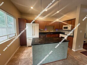 5748 Valle Alegre Pl NW in Albuquerque, NM - Building Photo - Building Photo