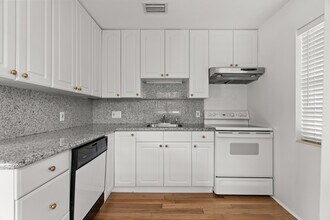 223 Park Ave in Palm Beach, FL - Building Photo - Building Photo