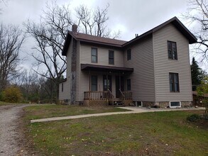 305 Judd Rd, Unit 2 in Milan, MI - Building Photo - Building Photo