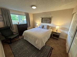 7112 N Richmond Ave, Unit 5 in Portland, OR - Building Photo - Building Photo