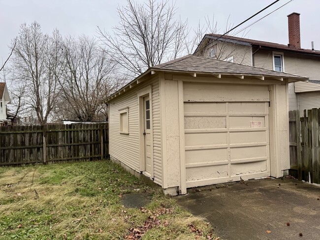 2426 9th St NW in Canton, OH - Building Photo - Building Photo