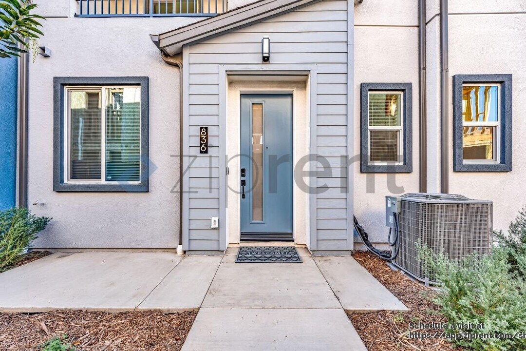 836 Lexi Ln in Covina, CA - Building Photo