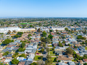 11910 Garfield Ave in South Gate, CA - Building Photo - Building Photo