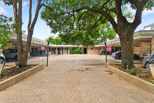2704 San Pedro St in Austin, TX - Building Photo