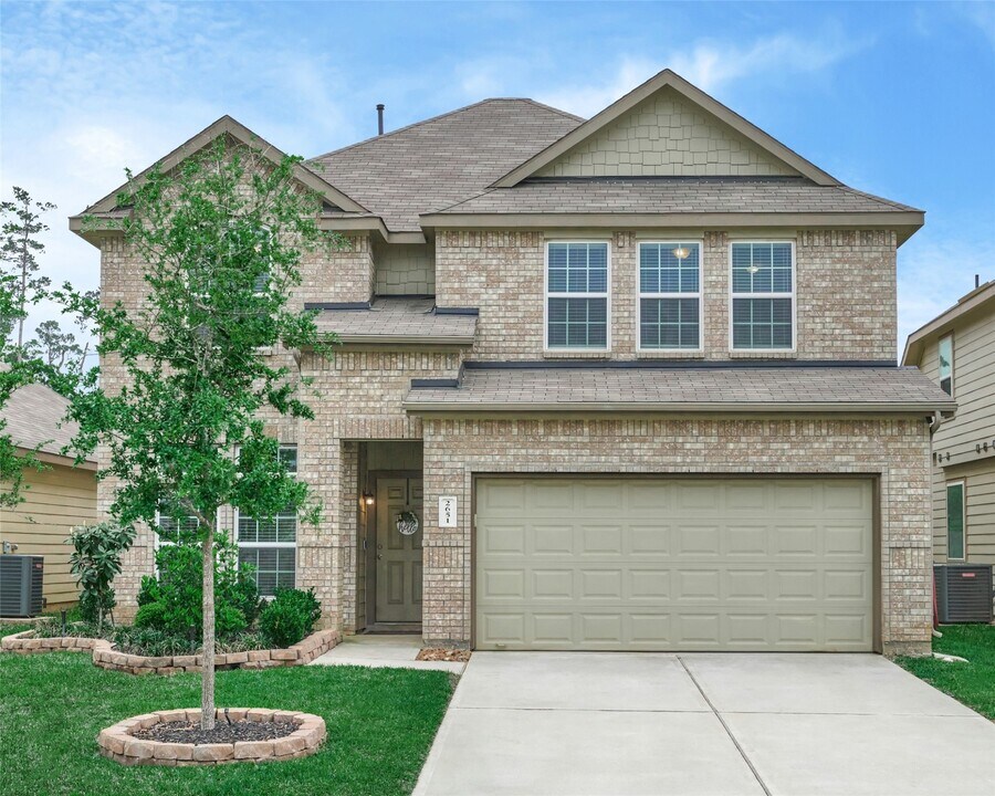 2651 Hoffman Ln in Conroe, TX - Foto de edificio