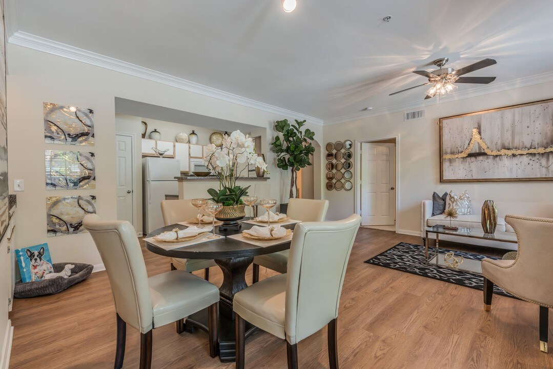 Reserve @ Fountain Lake in Stafford, TX - Building Photo