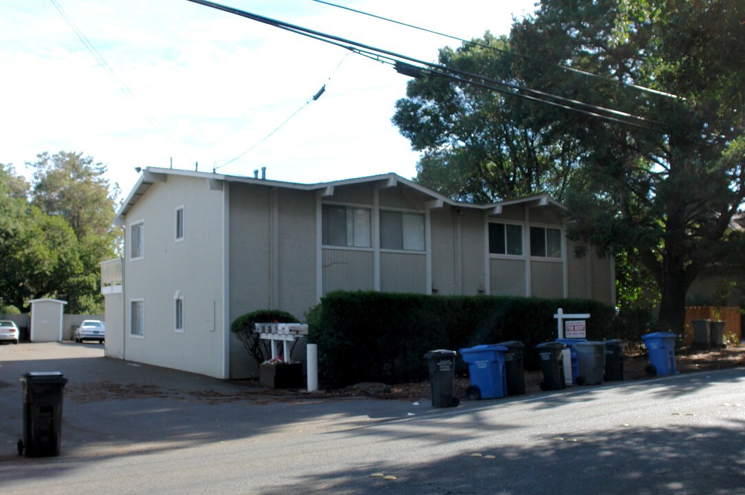 140-150 Brush Creek Rd in Santa Rosa, CA - Foto de edificio