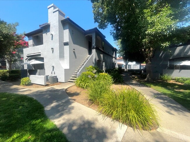 property at 5201 Laguna Oaks Dr