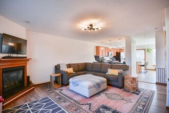 1300 Nicholas Ln in North Liberty, IA - Building Photo - Building Photo