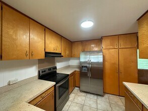 929 Maniniholo St in Honolulu, HI - Building Photo - Building Photo