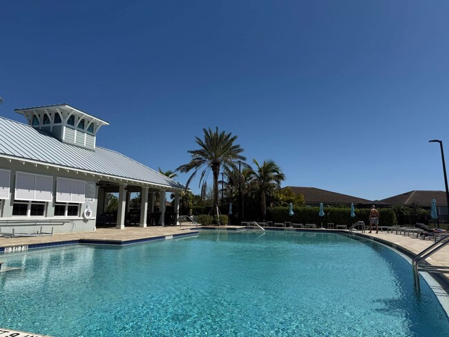 10288 Bonavie Cove Dr in Ft. Myers, FL - Building Photo - Building Photo