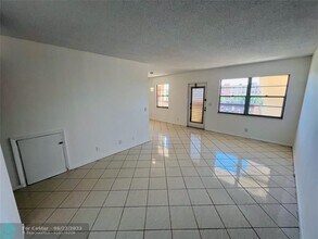3002 Newcastle A in Boca Raton, FL - Building Photo - Building Photo