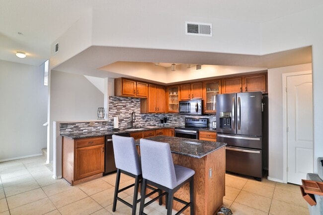 240 W Juniper Ave in Gilbert, AZ - Building Photo - Building Photo